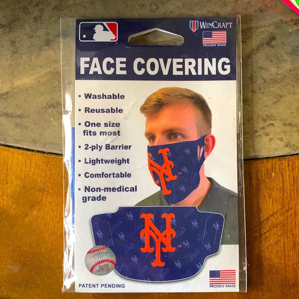 NWT New York Yankees Face Mask